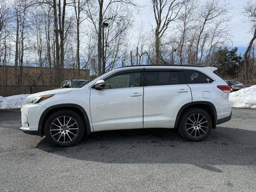 2018 Toyota Highlander SE