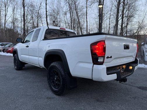 2019 Toyota Tacoma SR