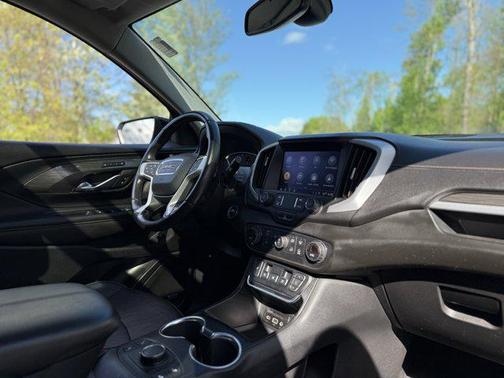 Summit White 2020 GMC Terrain SLT