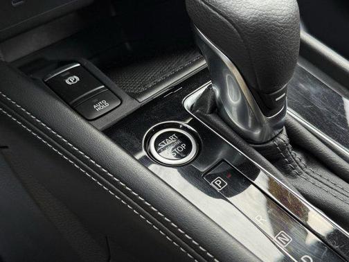 Gray/Super Black 2024 Nissan Kicks SR