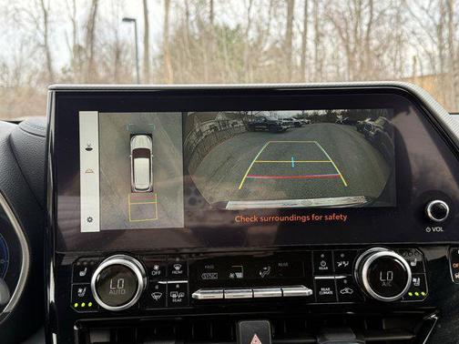 Midnight Black Metallic 2023 Toyota Highlander Hybrid Platinum