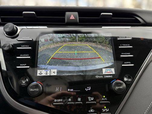 2019 Toyota Camry Hybrid SE