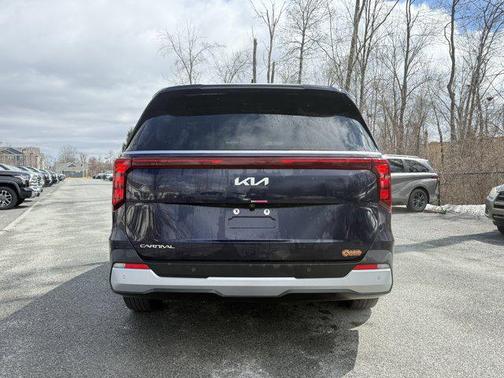 2025 Kia Carnival LX