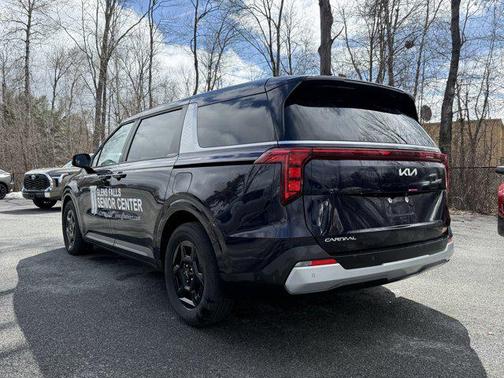 2025 Kia Carnival LX