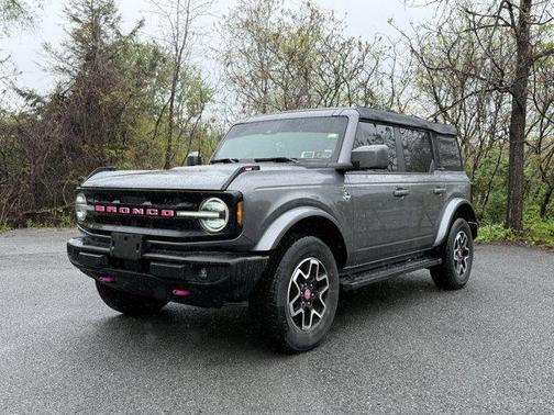 Carbonized Gray Metallic 2024 Ford Bronco Outer Banks