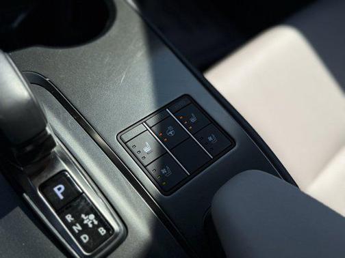 2025 Lexus UX 300h Premium