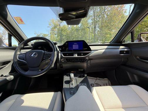 2025 Lexus UX 300h Premium