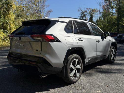 2024 Toyota RAV4 Prime SE