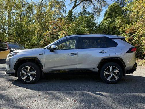 2024 Toyota RAV4 Prime SE