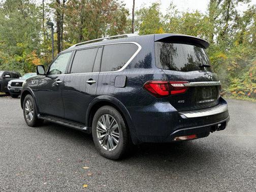 2022 INFINITI QX80 Luxe