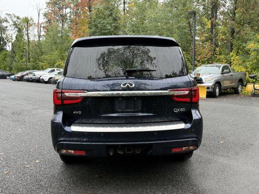 2022 INFINITI QX80 Luxe