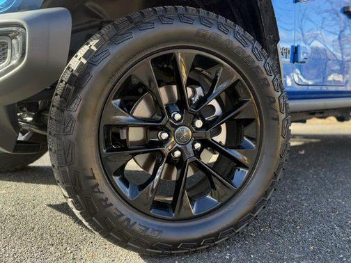 2025 Jeep Gladiator Nighthawk