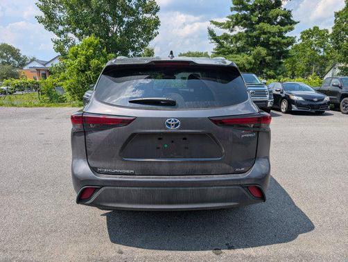 2024 Toyota Highlander Hybrid XLE