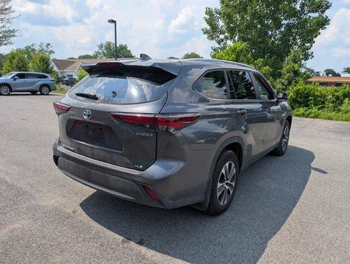 2024 Toyota Highlander Hybrid XLE