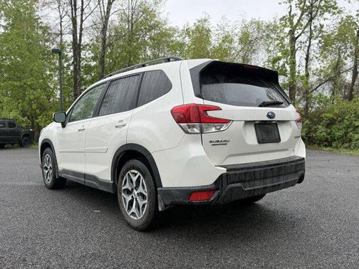 Crystal White Pearl 2023 Subaru Forester Premium