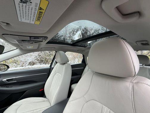 2022 Hyundai SONATA Limited