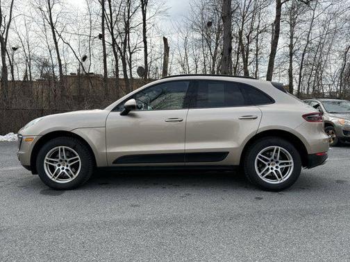 2017 Porsche Macan Base