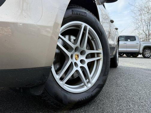 Palladium Metallic 2017 Porsche Macan Macan
