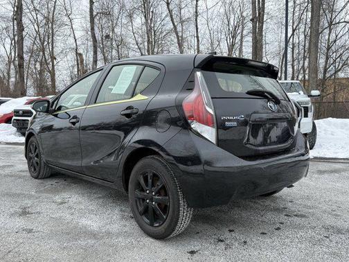 2016 Toyota Prius c Four