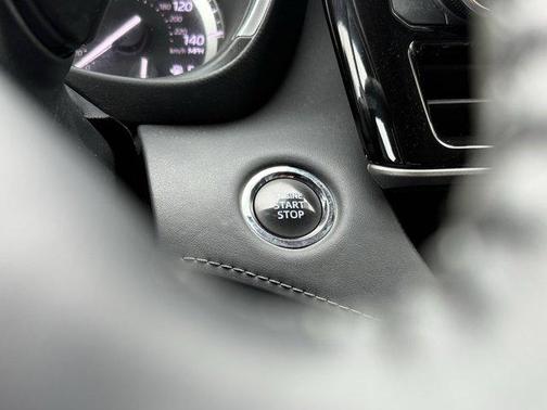 Wind Chill Pearl 2022 Toyota Highlander XLE