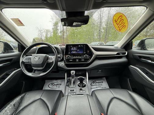 Wind Chill Pearl 2022 Toyota Highlander XLE