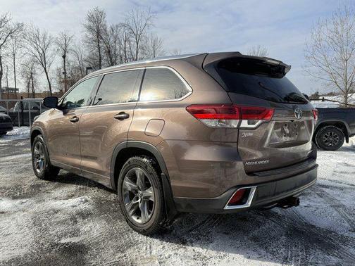 2017 Toyota Highlander Limited