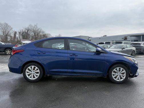 2019 Hyundai Accent SE