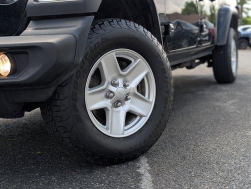2021 Jeep Gladiator Sport S