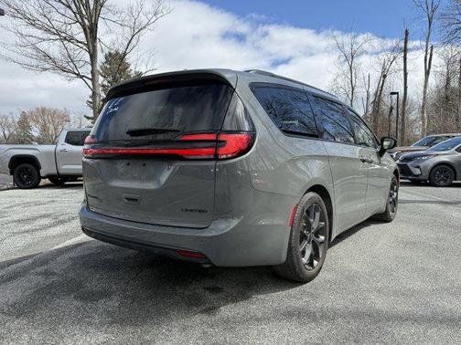 2025 Chrysler Pacifica Limited