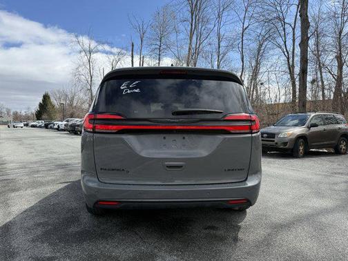 2025 Chrysler Pacifica Limited
