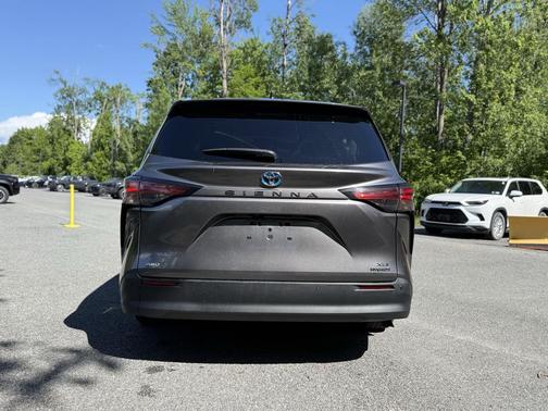 Predawn Gray Mica 2021 Toyota Sienna XLE 7 Passenger