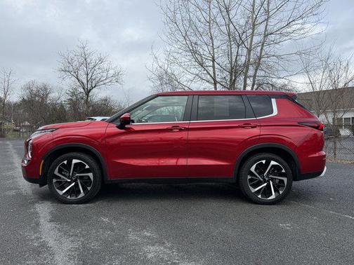 Red Diamond 2024 Mitsubishi Outlander SE 2.5 S-AWC