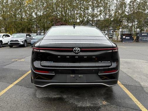 2023 Toyota Crown Platinum