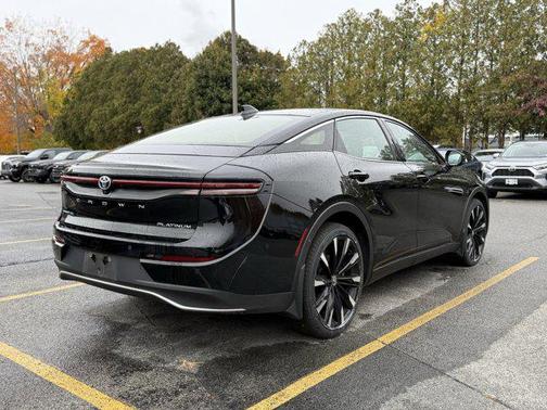 2023 Toyota Crown Platinum