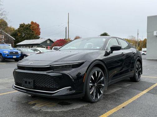 2023 Toyota Crown Platinum