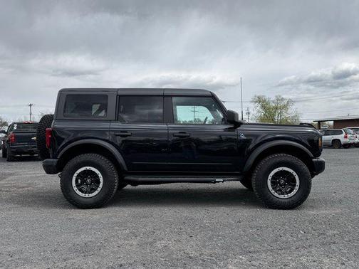 Shadow Black 2022 Ford Bronco Black Diamond