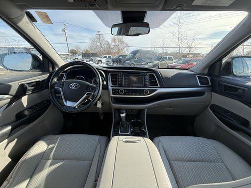 2017 Toyota Highlander LE Plus