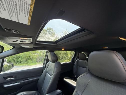 Midnight Black Metallic 2022 Toyota Sienna XSE 7 Passenger