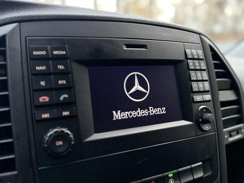 2016 Mercedes-Benz Metris Base