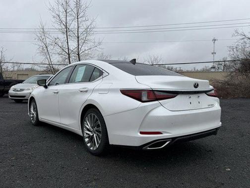 Eminent White Pearl 2019 Lexus ES 350 Base