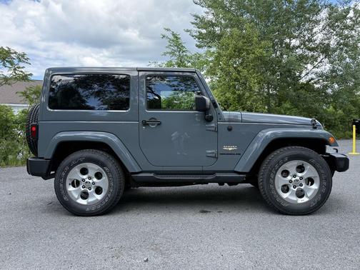 Anvil Clearcoat 2015 Jeep Wrangler Sahara