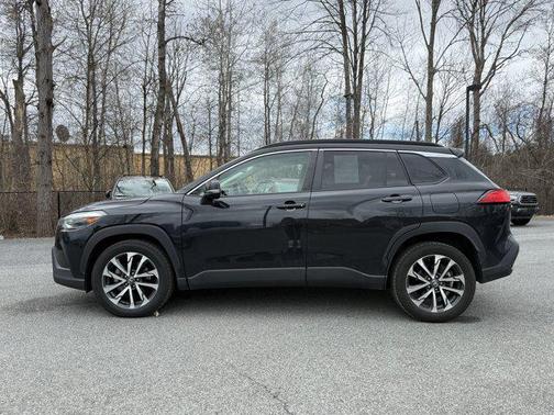 2022 Toyota Corolla Cross XLE