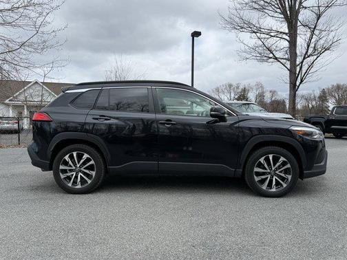 2022 Toyota Corolla Cross XLE