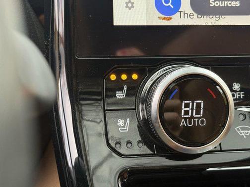 2023 Toyota Highlander Hybrid Platinum