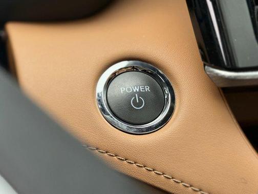 2023 Toyota Highlander Hybrid Platinum