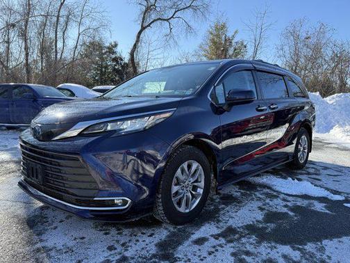 2023 Toyota Sienna XLE