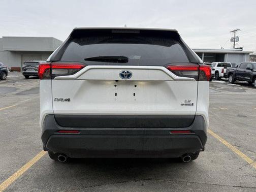 2021 Toyota RAV4 Hybrid LE