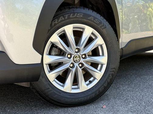 2022 Toyota Corolla Cross LE