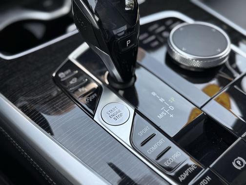 Black Sapphire Metallic 2019 BMW X7 xDrive40i