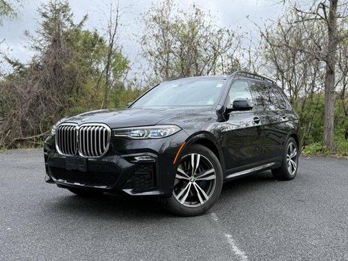 Black Sapphire Metallic 2019 BMW X7 xDrive40i